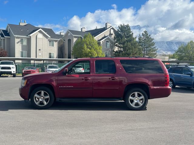 Used 2007 Chevrolet Suburban LT w/ LT Preferred Equipment Group AWD/4WD image 7