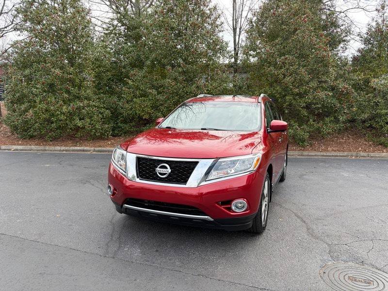 Used 2014 Nissan Pathfinder Platinum w/ Platinum Premium Package FWD image 2