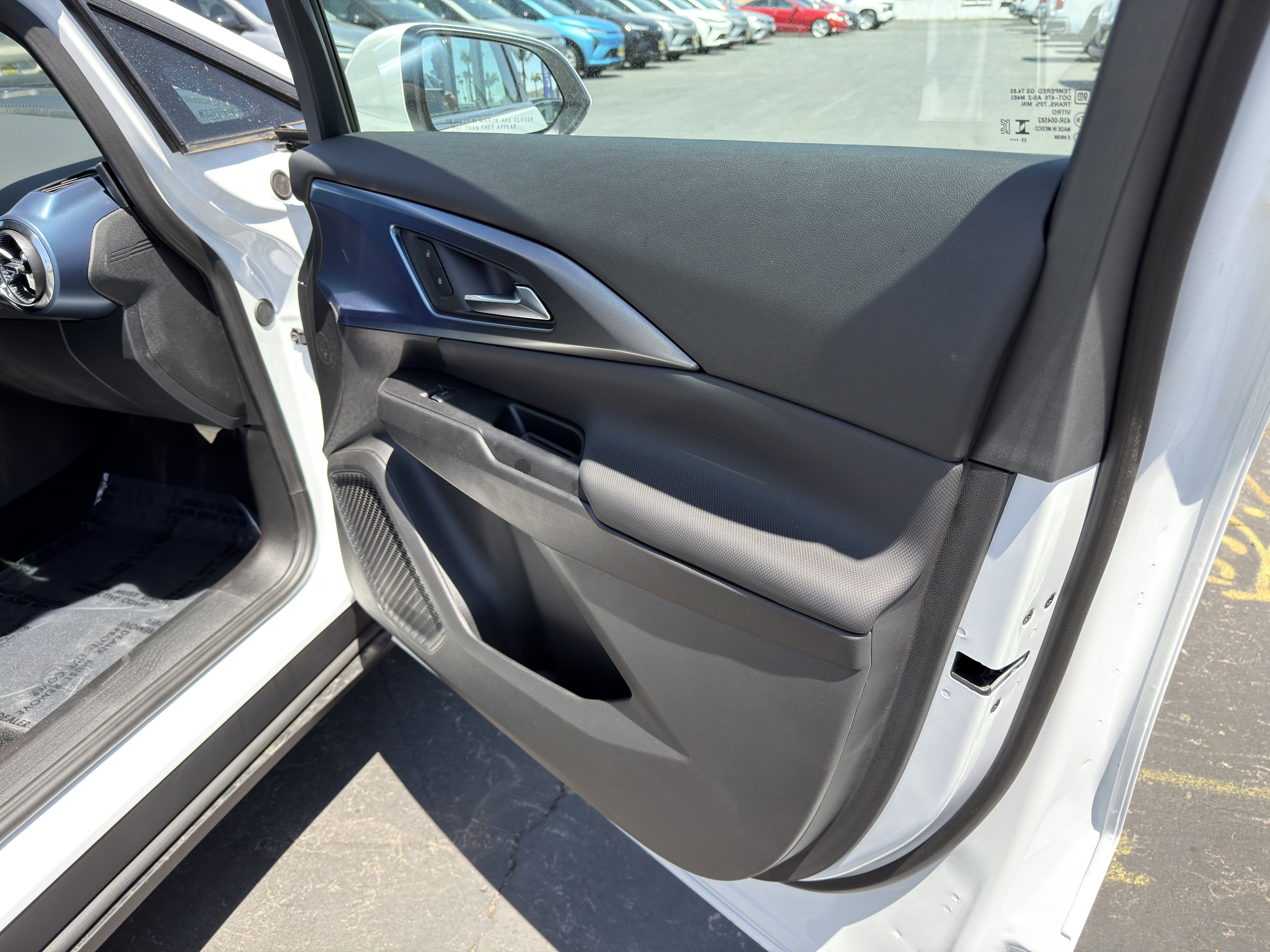 New 2026 Chevrolet Equinox EV LT AWD/4WD image 11
