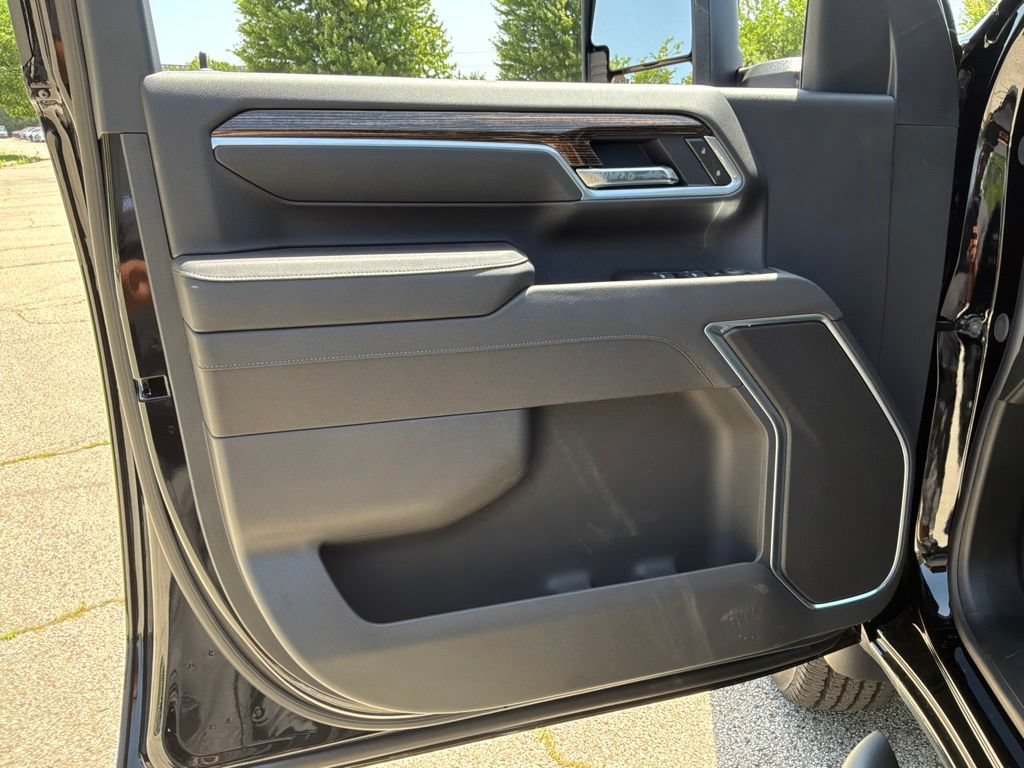 New 2026 GMC Sierra 2500 SLE AWD/4WD image 13