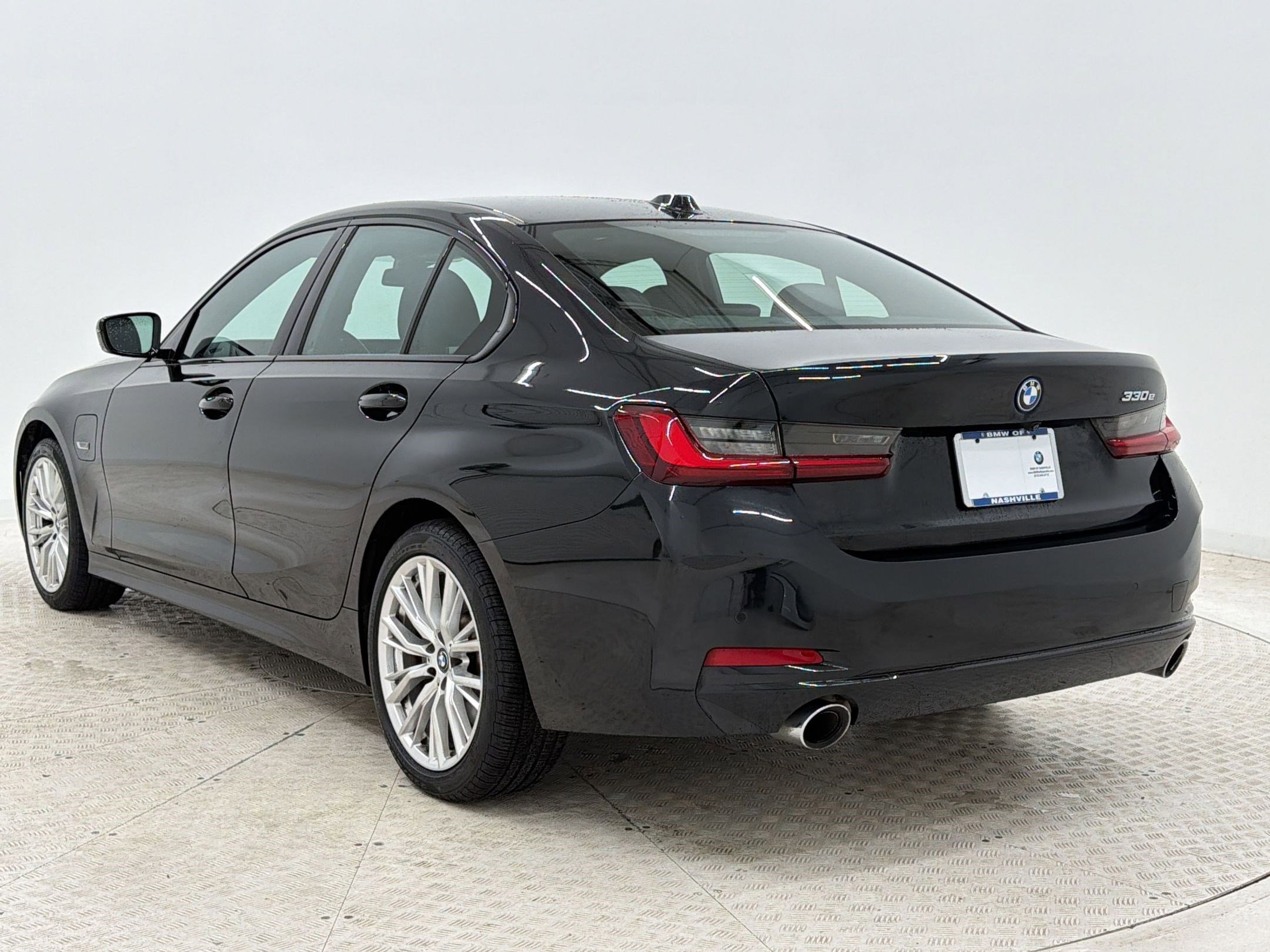 Used 2023 BMW 330e w/ Convenience Package RWD image 3