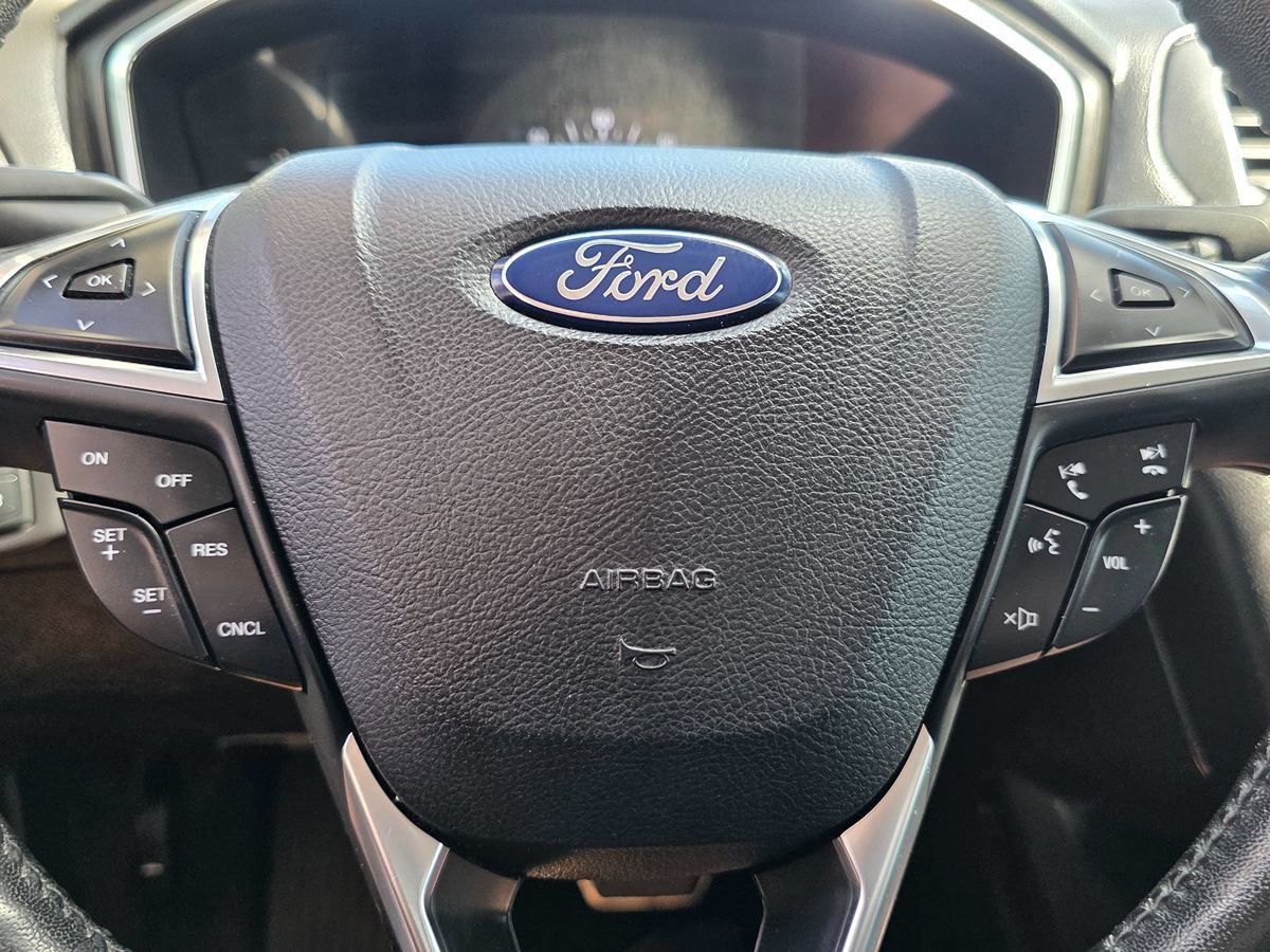 Used 2017 Ford Fusion Energi Titanium FWD image 33