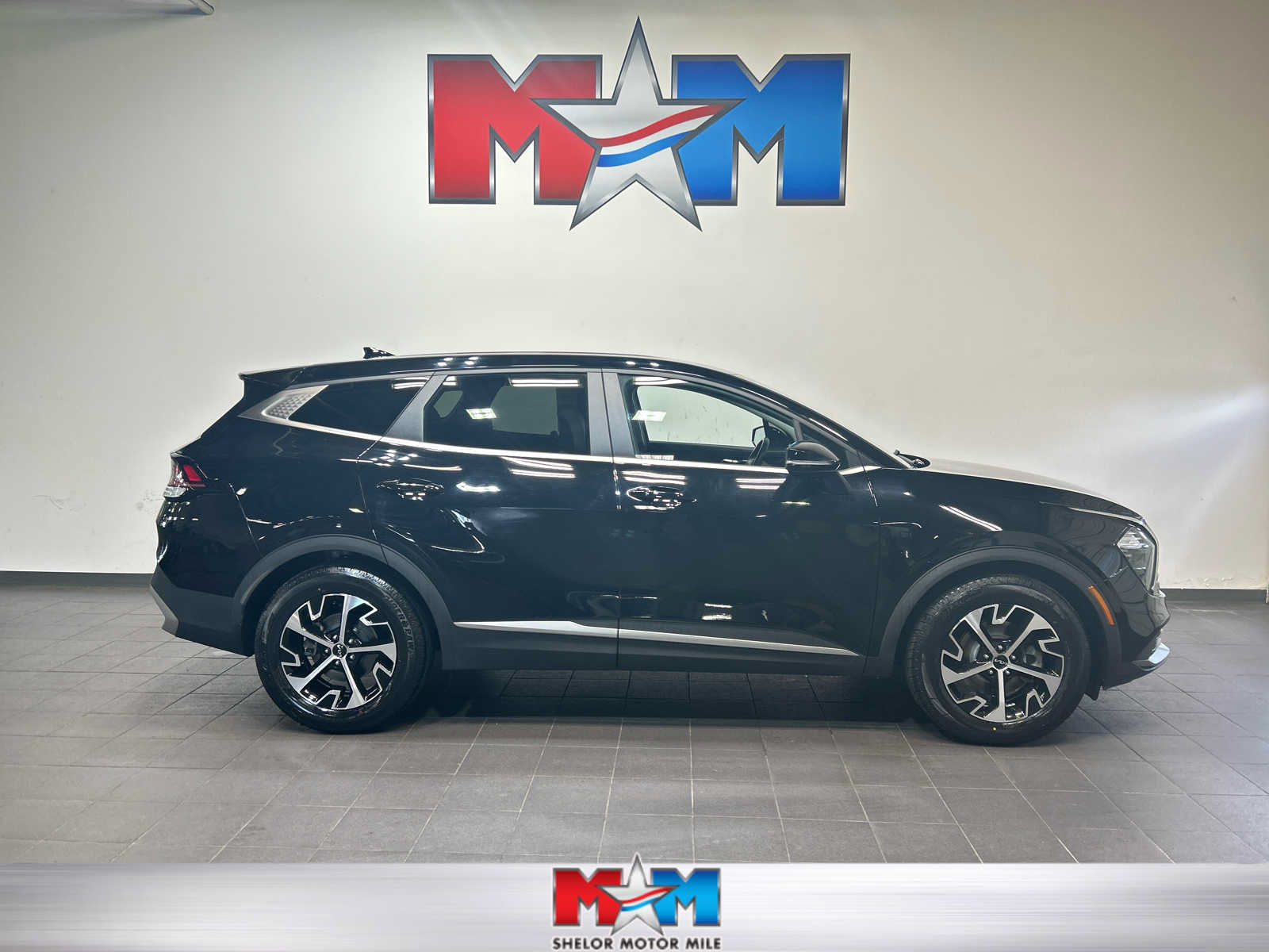 Used 2023 Kia Sportage EX FWD image 1