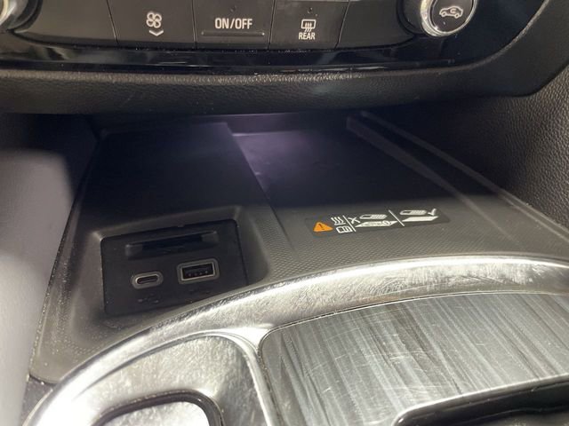 Used 2023 Buick Enclave Essence w/ Sport Touring Edition image 18