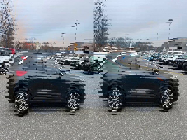 Certified 2022 Ford Escape SEL w/ Technology Package AWD/4WD image 6