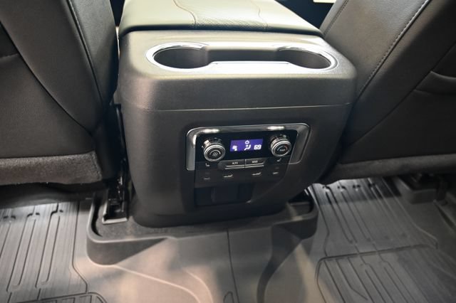 New 2026 GMC Yukon XL AT4 w/ AT4 Premium Plus Package AWD/4WD image 32