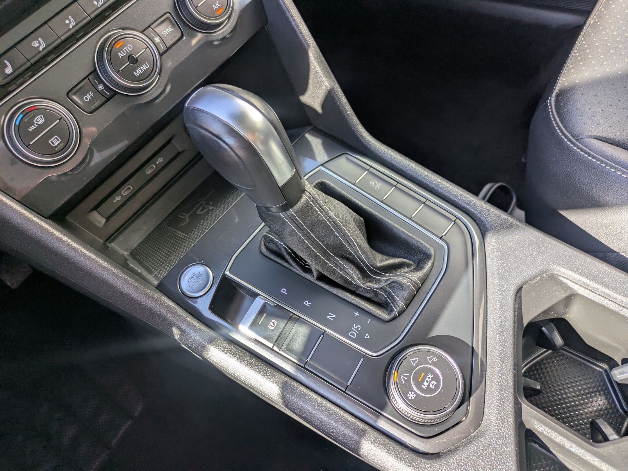 Used 2021 Volkswagen Tiguan SE w/ Panoramic Sunroof Package AWD/4WD image 29
