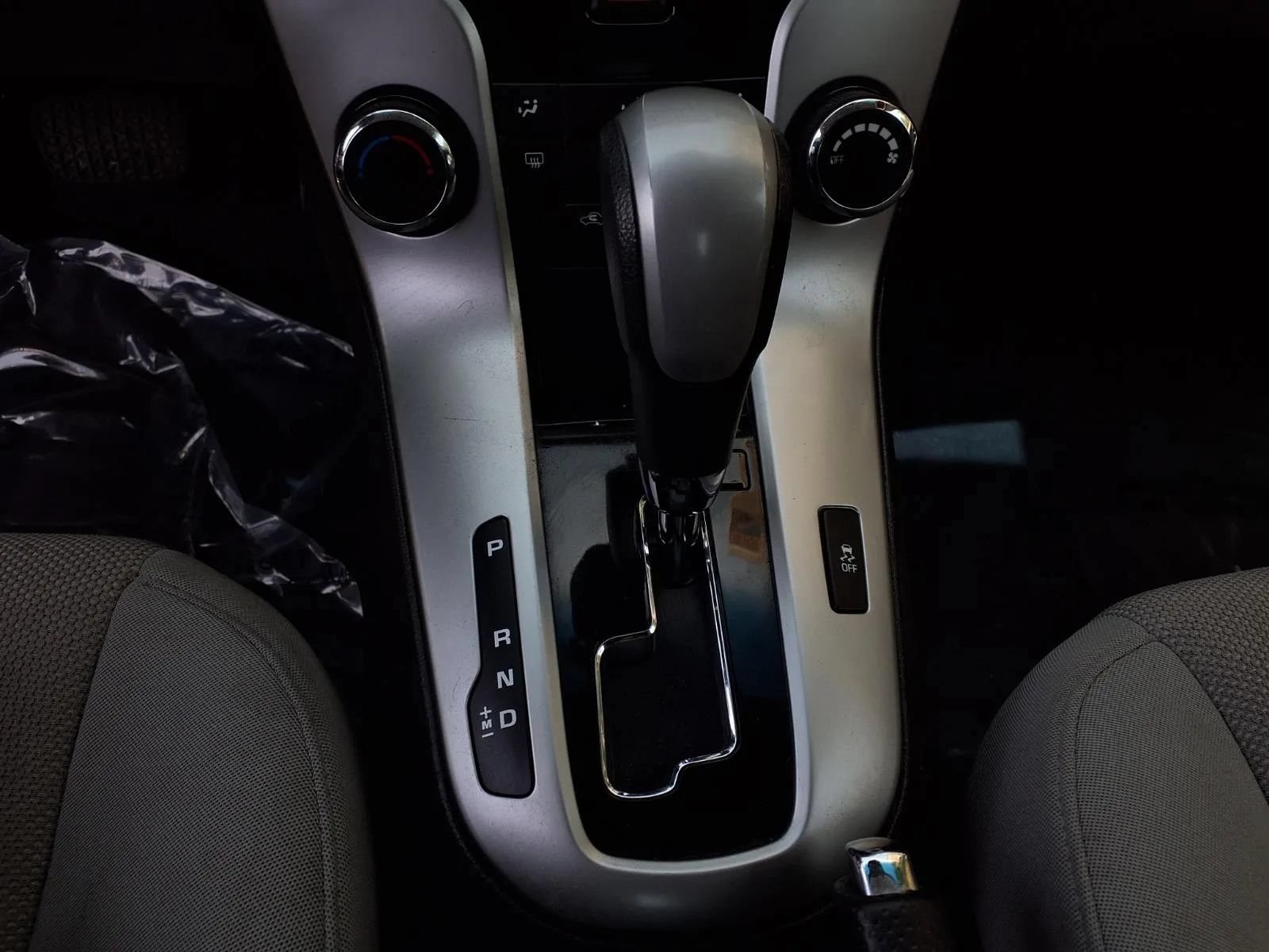 Used 2015 Chevrolet Cruze LT FWD image 10