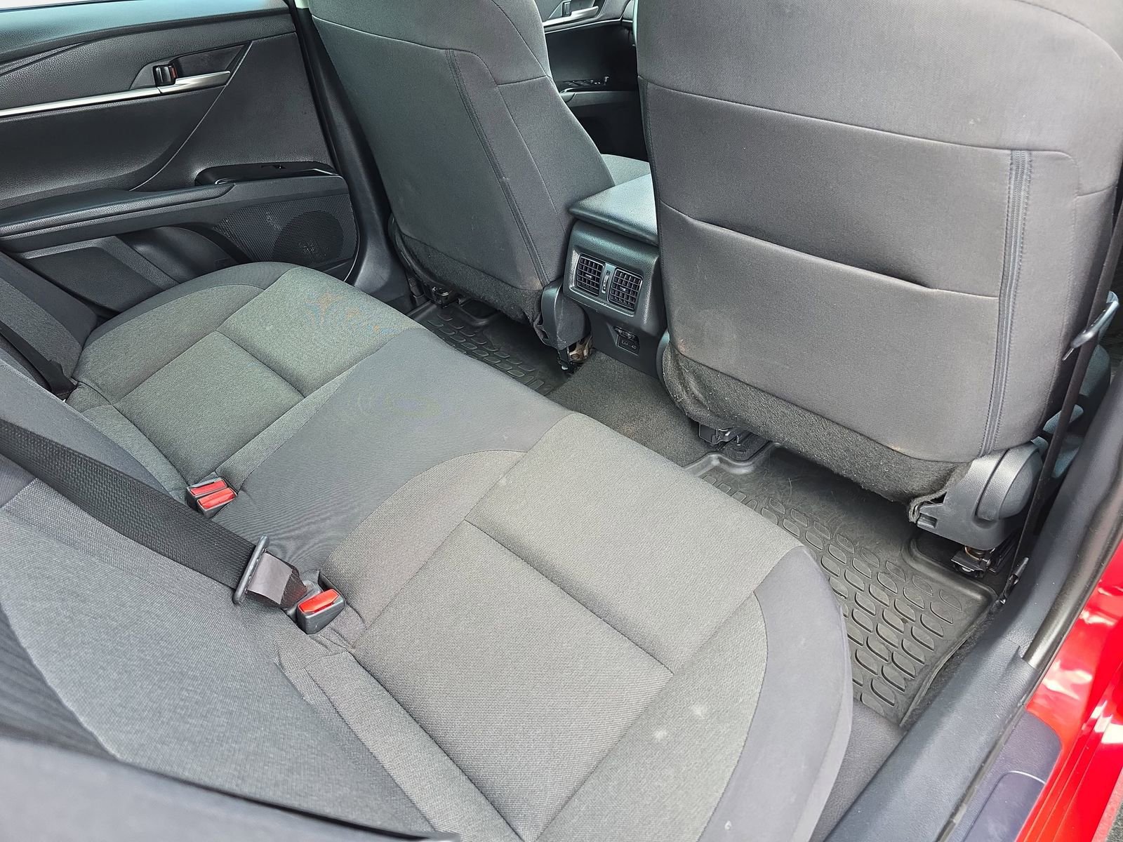 Used 2025 Toyota Camry LE image 11