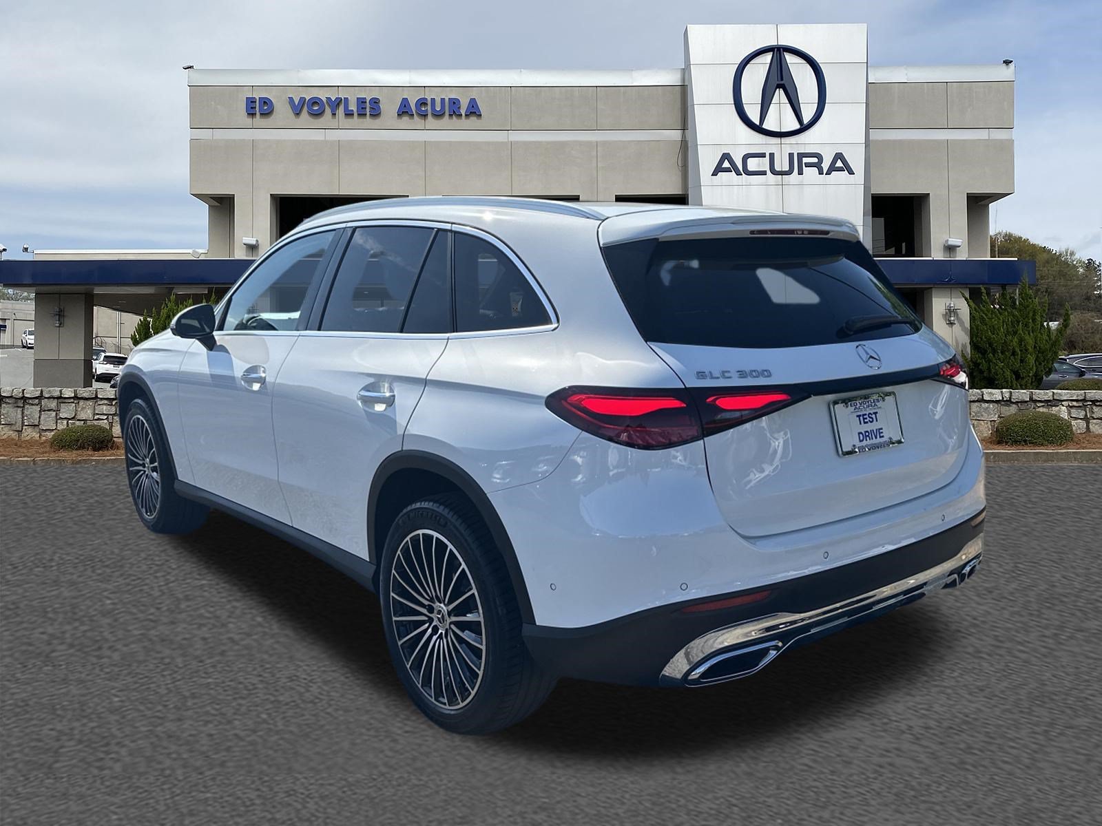Used 2025 Mercedes-Benz GLC 300 image 7