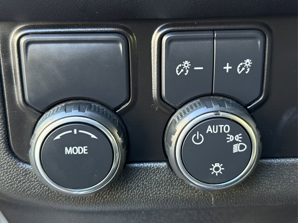 Used 2024 Chevrolet Suburban Premier image 24