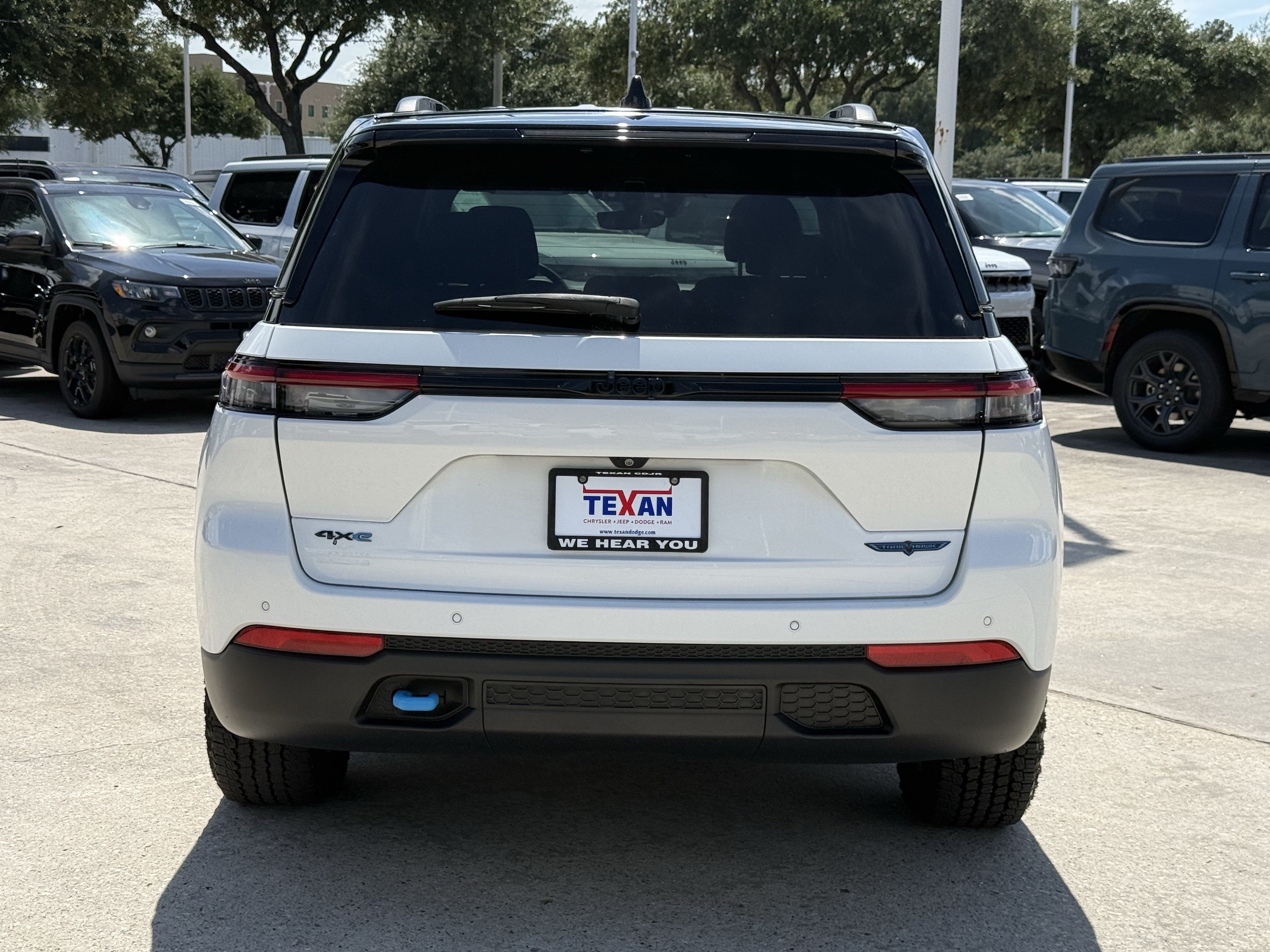 Used 2022 Jeep Grand Cherokee Trailhawk AWD/4WD image 6