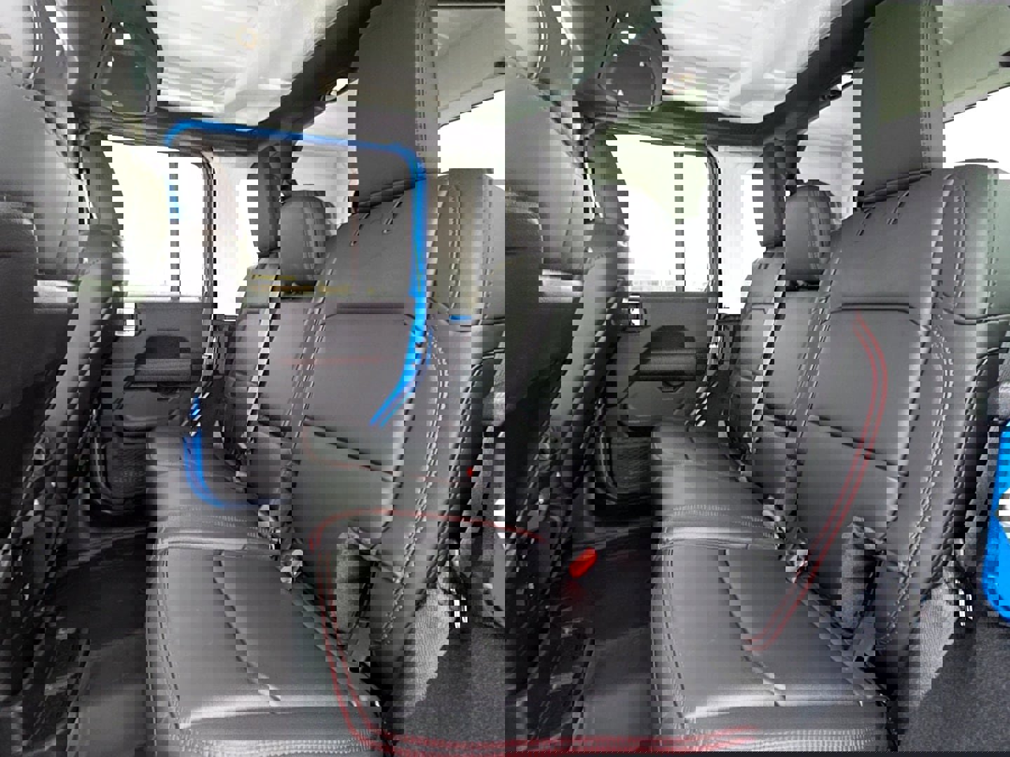 New 2026 Jeep Wrangler Unlimited Rubicon w/ Xtreme 35 Tire Package AWD/4WD image 10