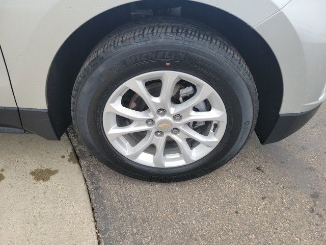 Used 2020 Chevrolet Equinox LT w/ Driver Convenience Package image 14