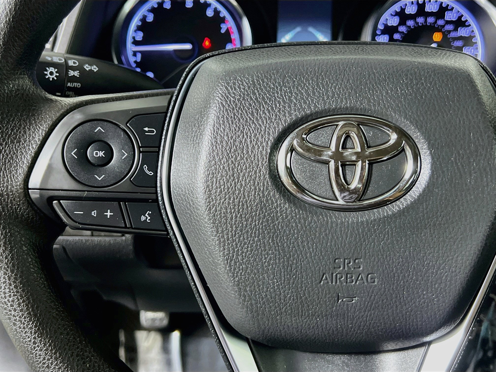Used 2019 Toyota Camry LE FWD image 19