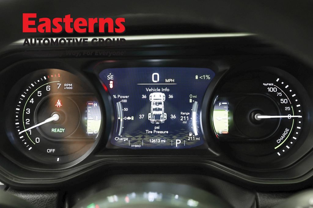 Used 2025 Jeep Wrangler Unlimited Sahara AWD/4WD image 18