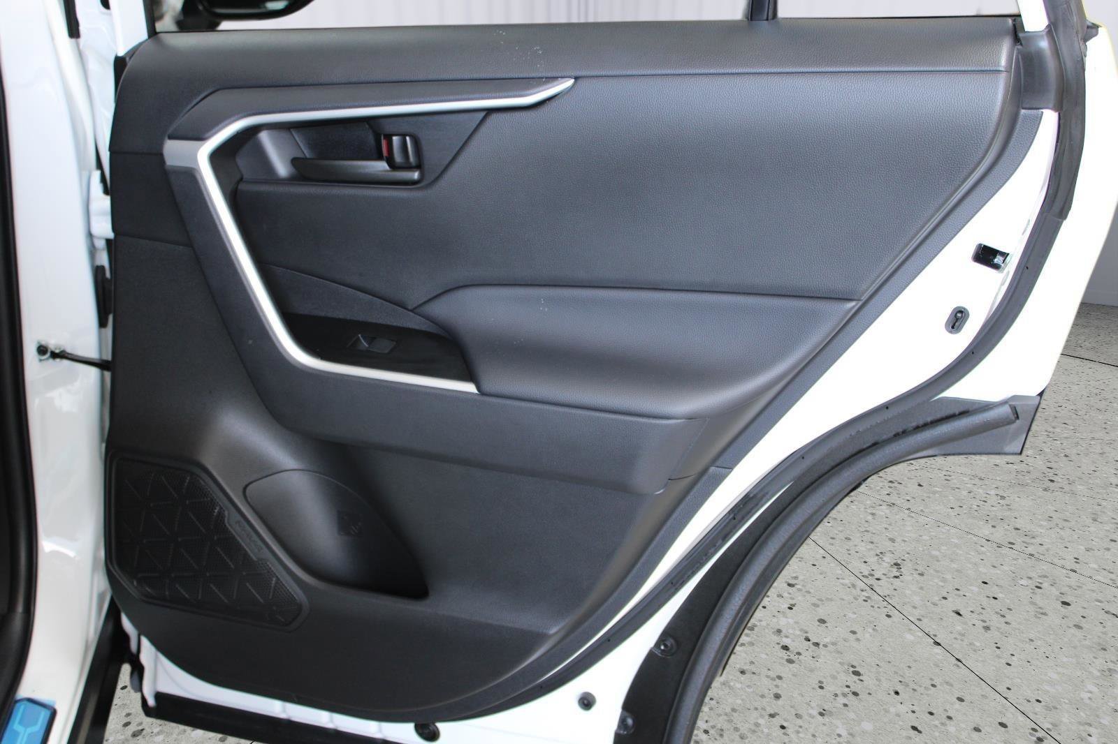 Used 2025 Toyota RAV4 LE AWD/4WD image 41