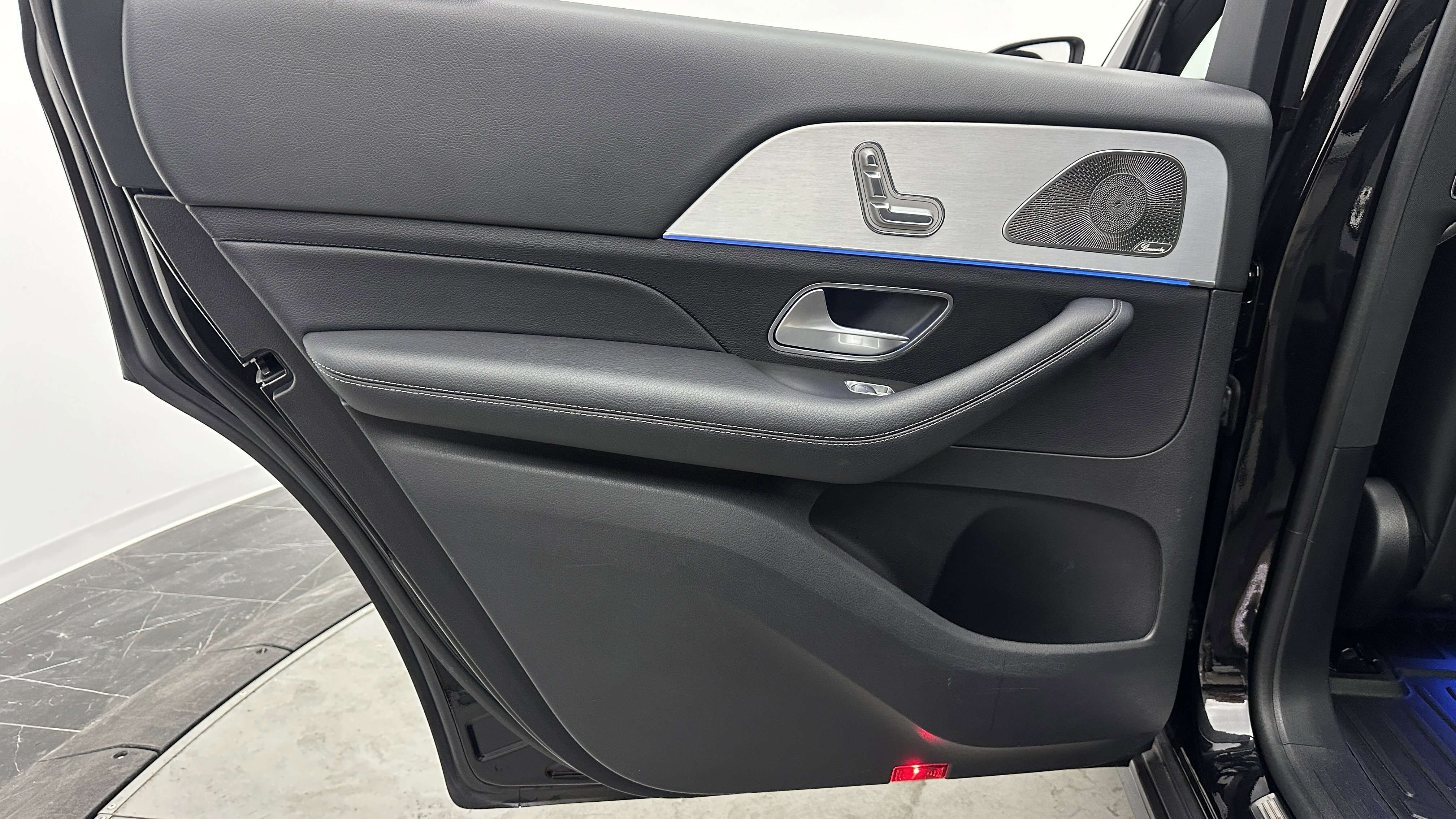 Used 2024 Mercedes-Benz GLS 450 4MATIC image 30