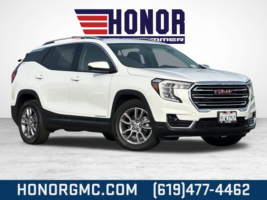 Used 2024 GMC Terrain SLT image 2