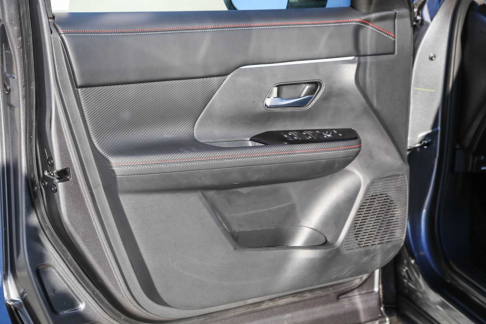 Used 2026 Nissan Kicks SR FWD image 21