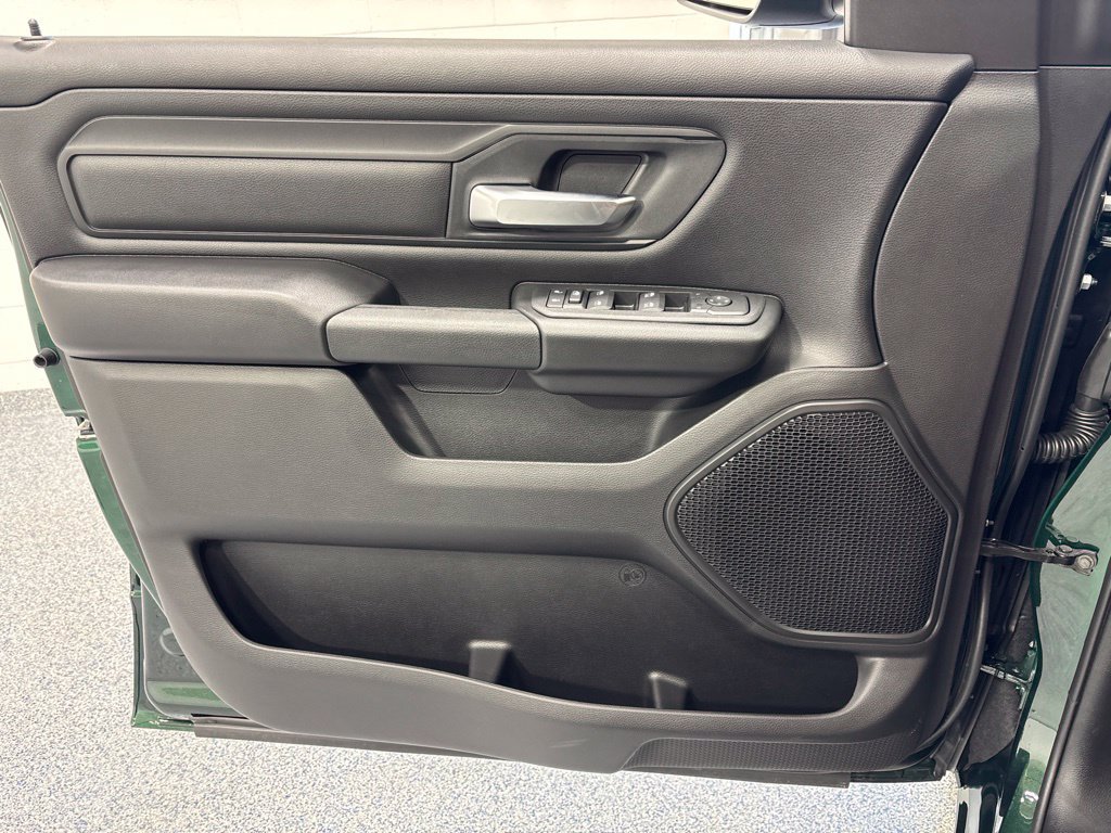 New 2026 RAM 1500 Express AWD/4WD image 35