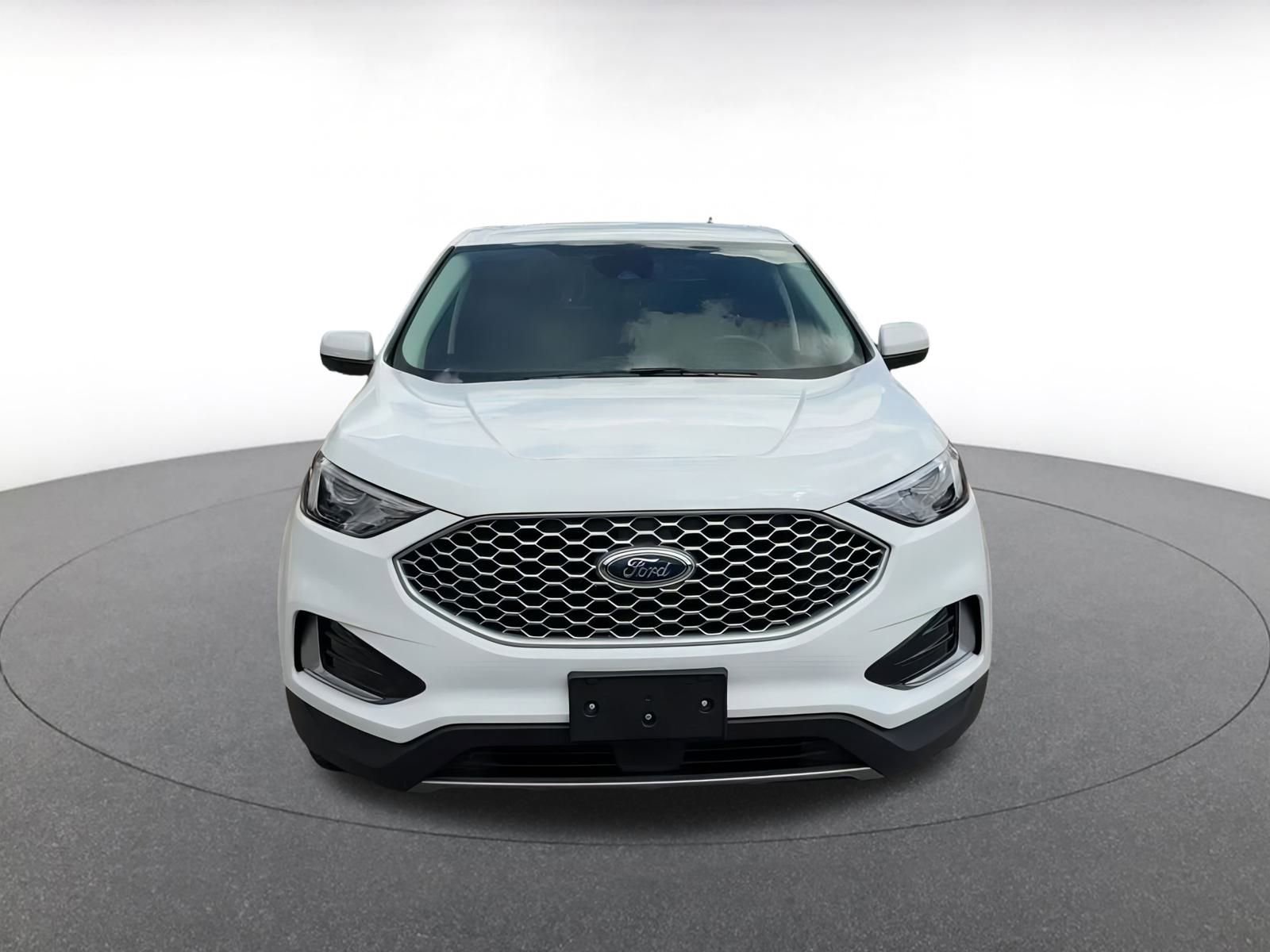 Used 2024 Ford Edge SEL image 4