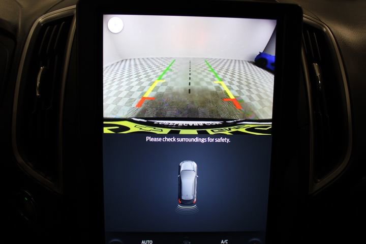 Used 2022 Ford Edge SEL image 4