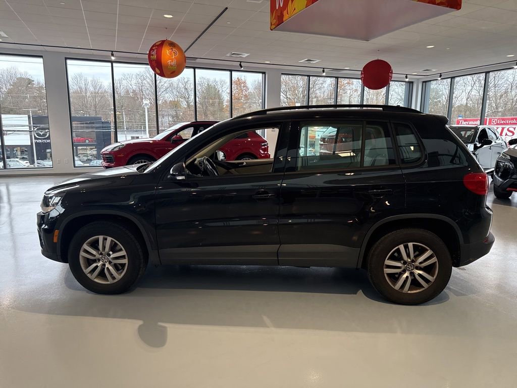 Used 2017 Volkswagen Tiguan S image 8