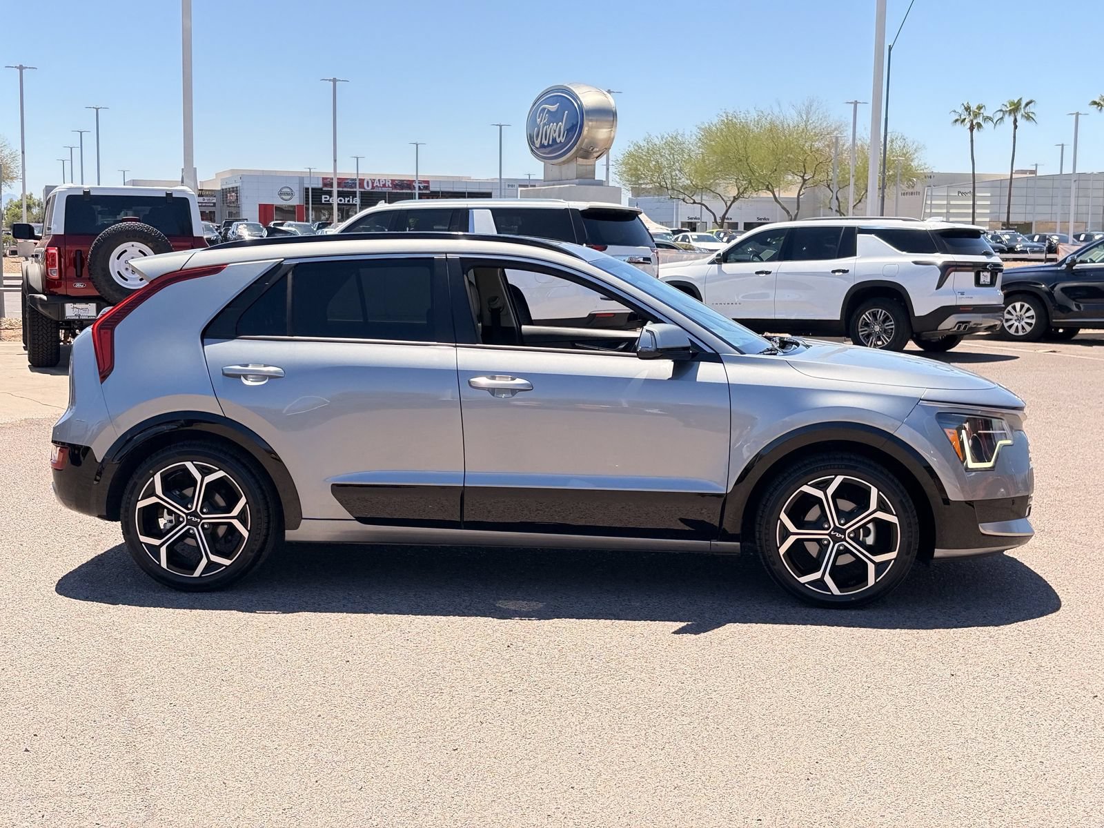 Used 2023 Kia Niro SX Touring FWD image 37
