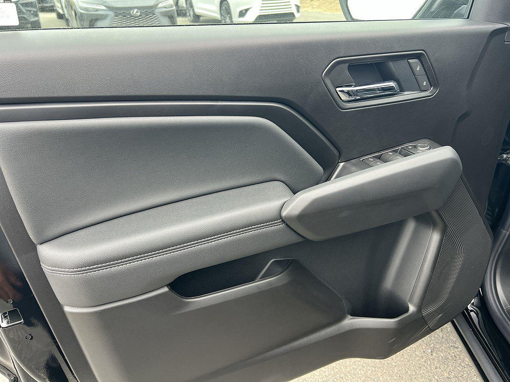 New 2026 GMC Canyon Elevation w/ LPO, Black Badging Package RWD image 10