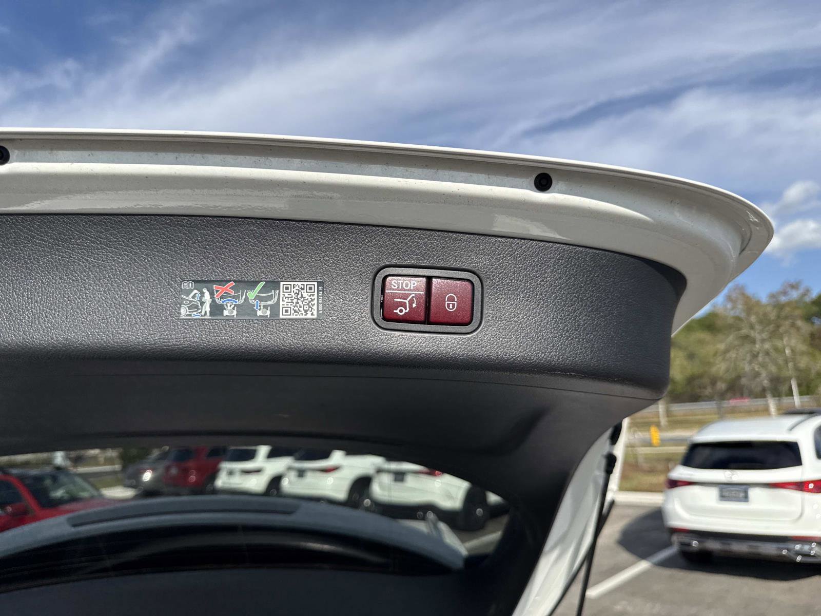 Used 2024 Mercedes-Benz GLC 300 4MATIC image 13