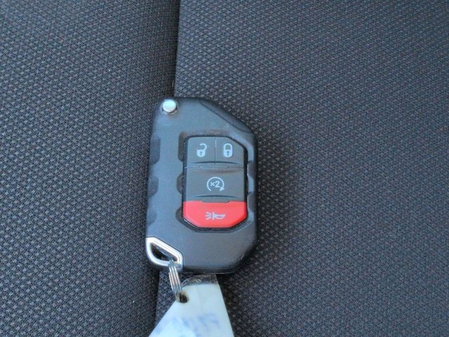 Used 2023 Jeep Gladiator Sport AWD/4WD image 27