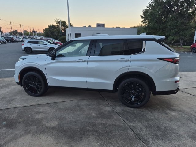 New 2026 Mitsubishi Outlander LE FWD image 6