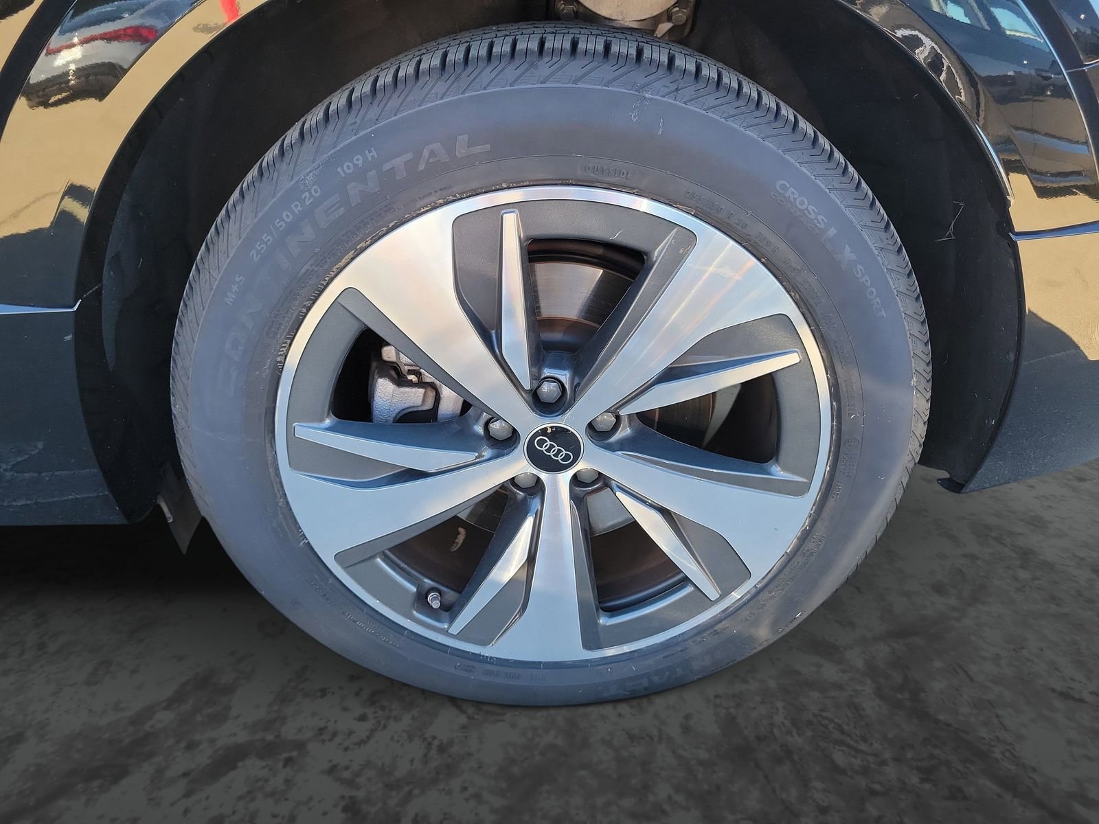 Used 2024 Audi Q8 e-tron Premium Plus w/ Premium Plus Package image 6