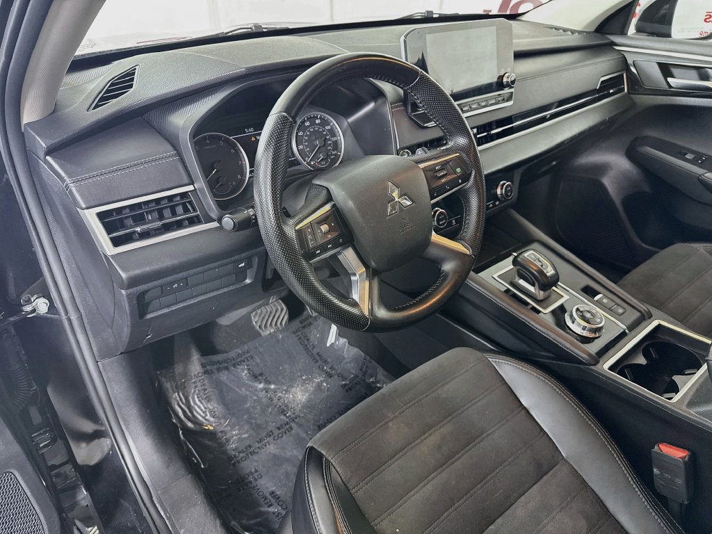 Used 2024 Mitsubishi Outlander SE AWD/4WD image 15