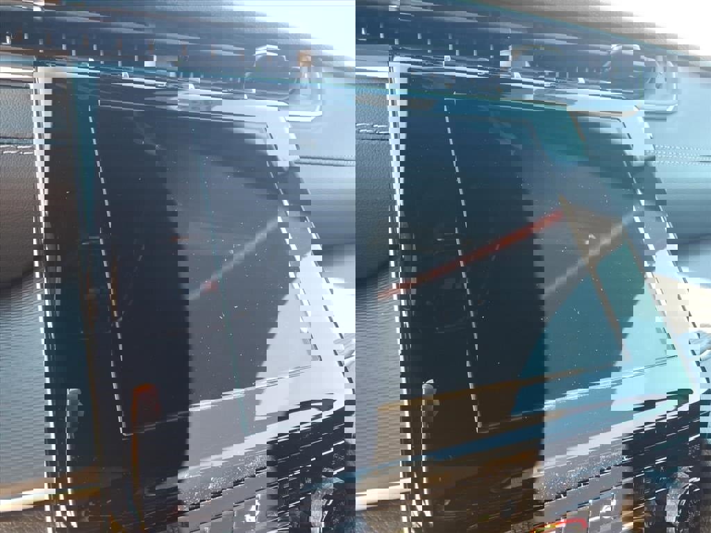 New 2025 Jeep Grand Cherokee Altitude image 9