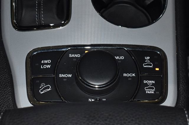 Certified 2020 Jeep Grand Cherokee Summit image 23