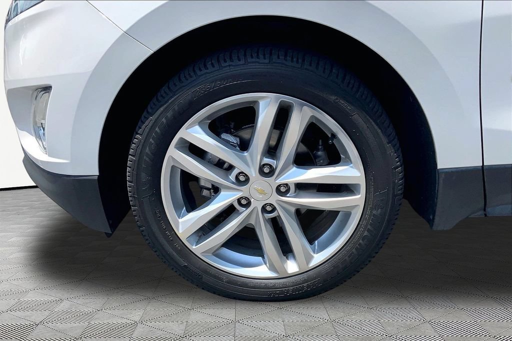 Used 2018 Chevrolet Equinox Premier FWD image 22