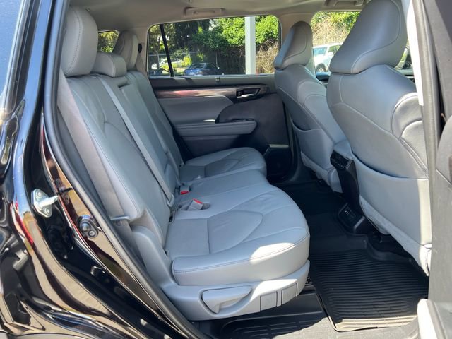 Used 2021 Toyota Highlander Limited AWD/4WD image 10
