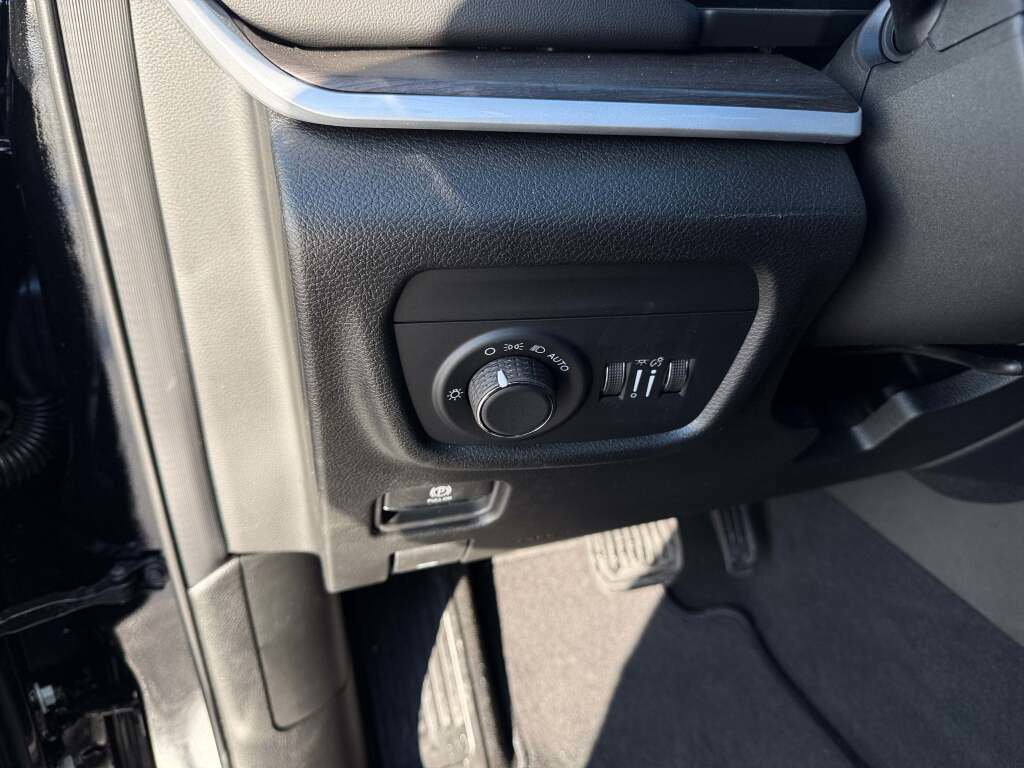 New 2026 Jeep Grand Cherokee Altitude image 28