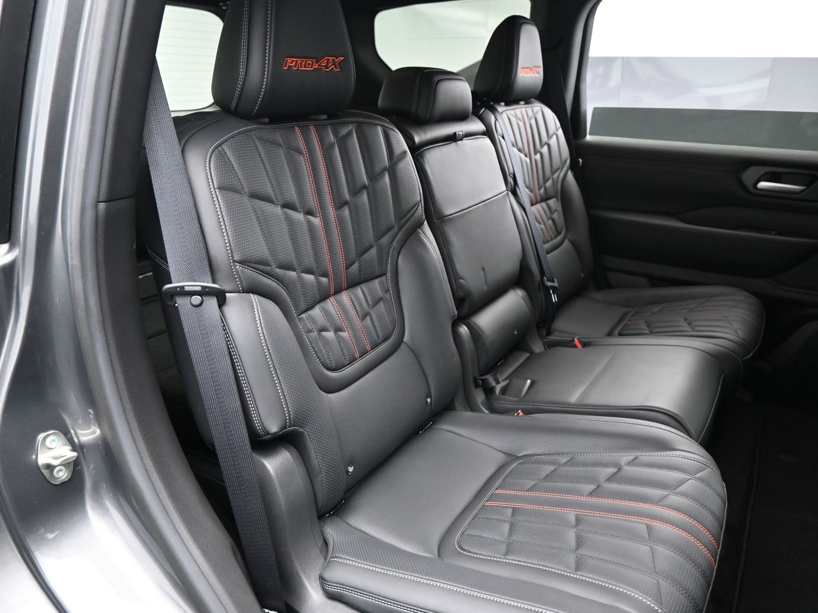 New 2025 Nissan Armada PRO-4X AWD/4WD image 13