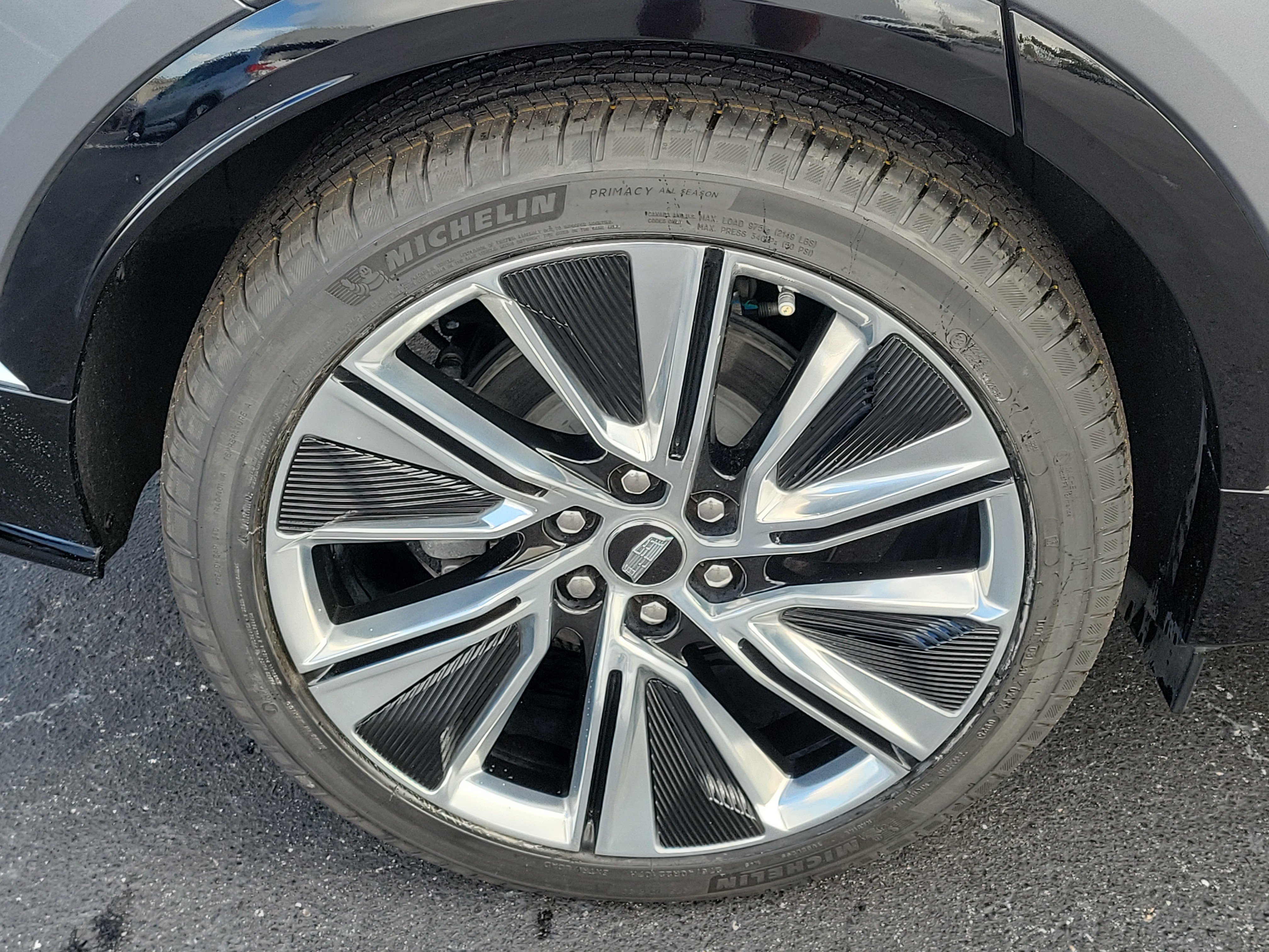 Used 2023 Cadillac Lyriq 2WD image 7