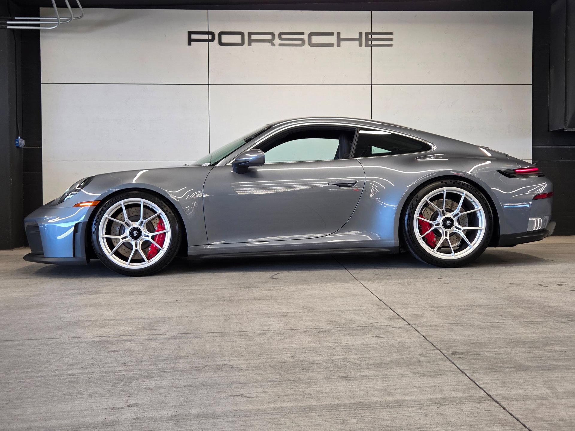 Certified 2026 Porsche 911 GT3 RWD image 2