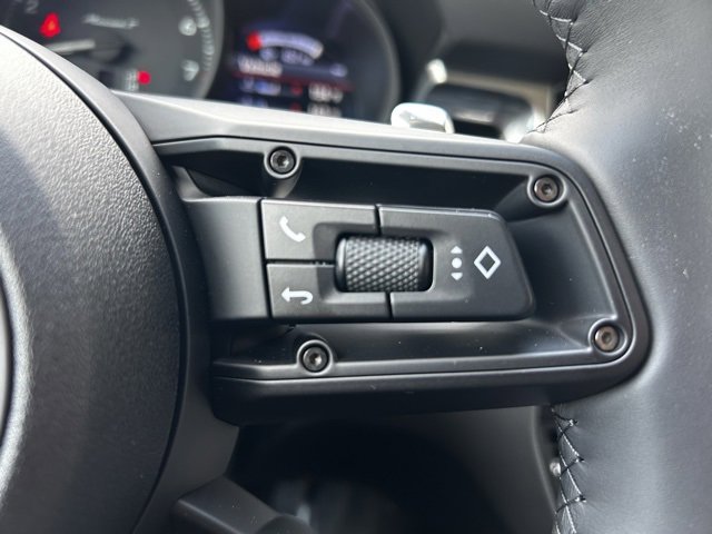 Certified 2025 Porsche Macan image 38