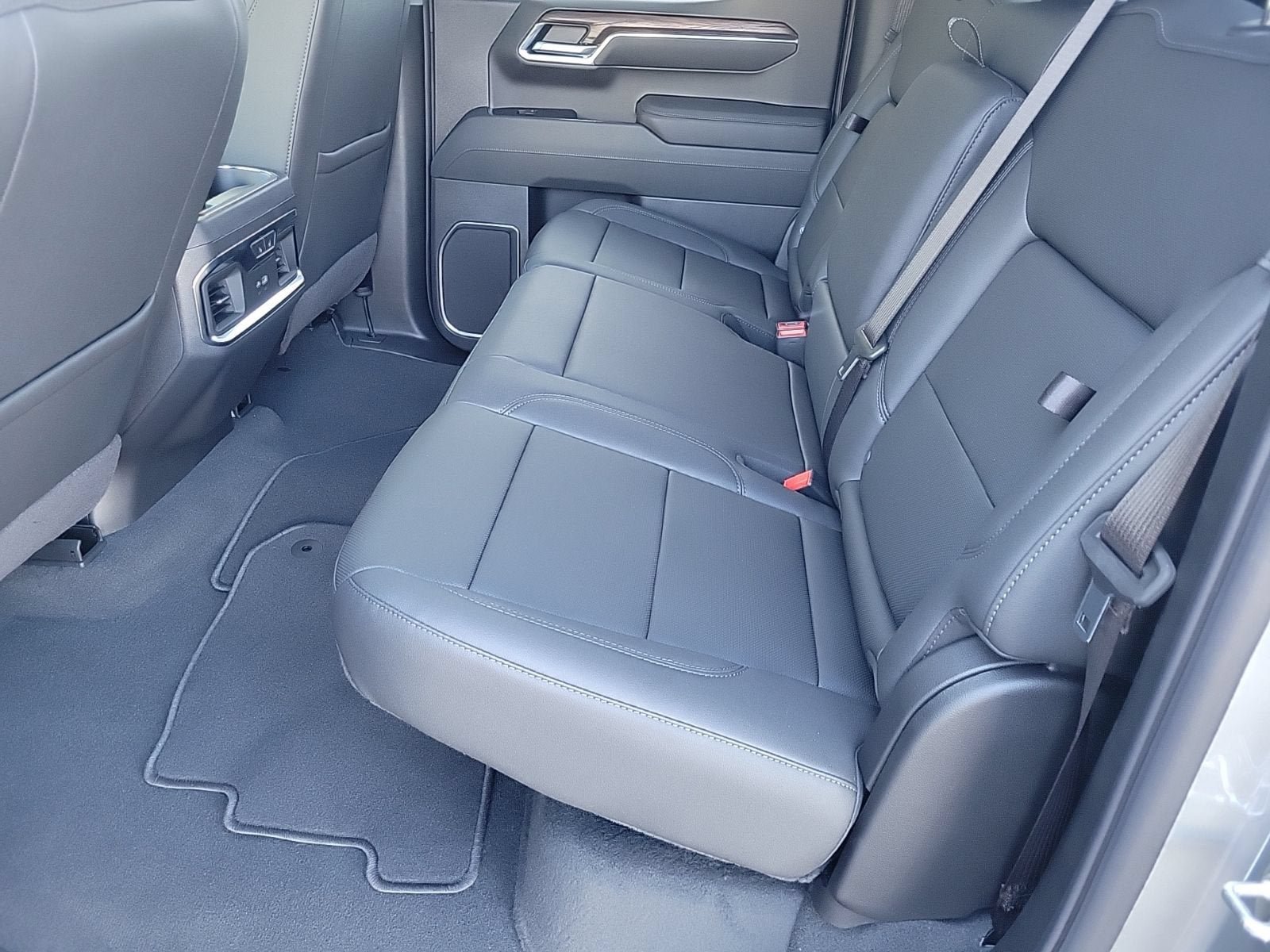 New 2026 GMC Sierra 1500 SLT w/ SLT Premium Package AWD/4WD image 12