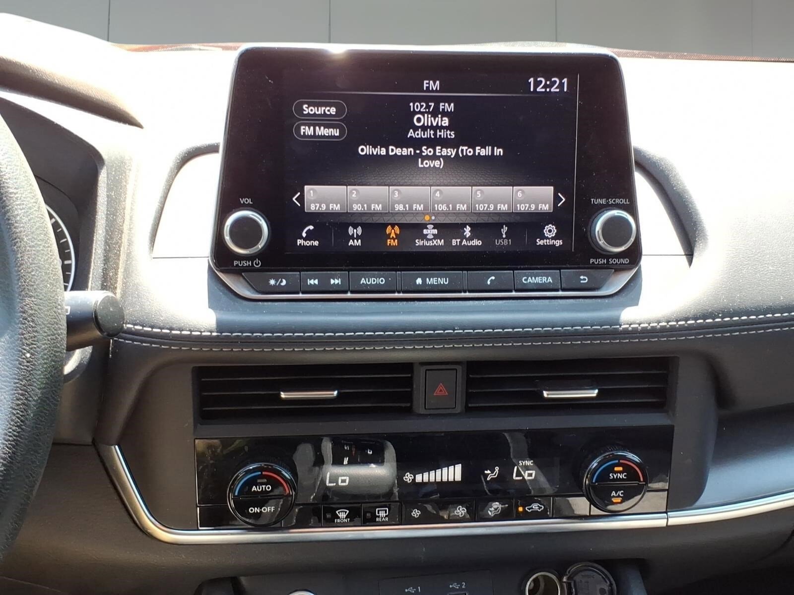 Used 2023 Nissan Rogue SV AWD/4WD image 16