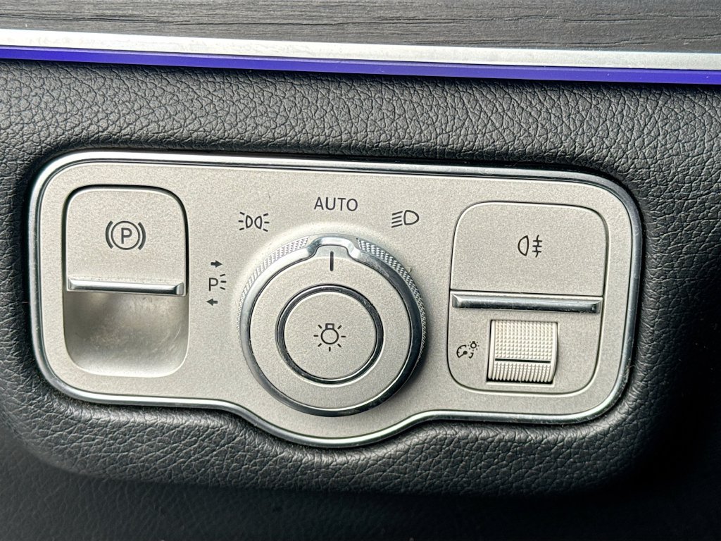 Used 2023 Mercedes-Benz GLS 450 4MATIC image 11