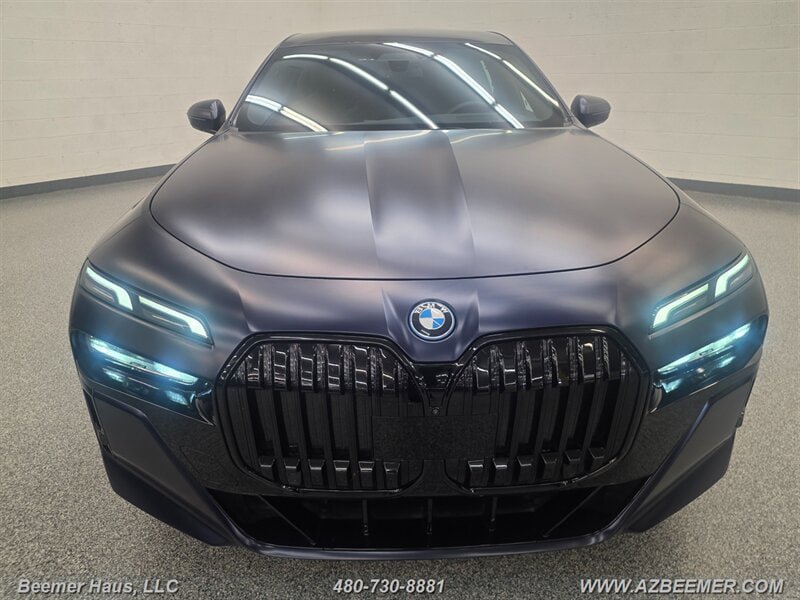 Used 2024 BMW i7 xDrive60 w/ M Sport Package RWD image 40