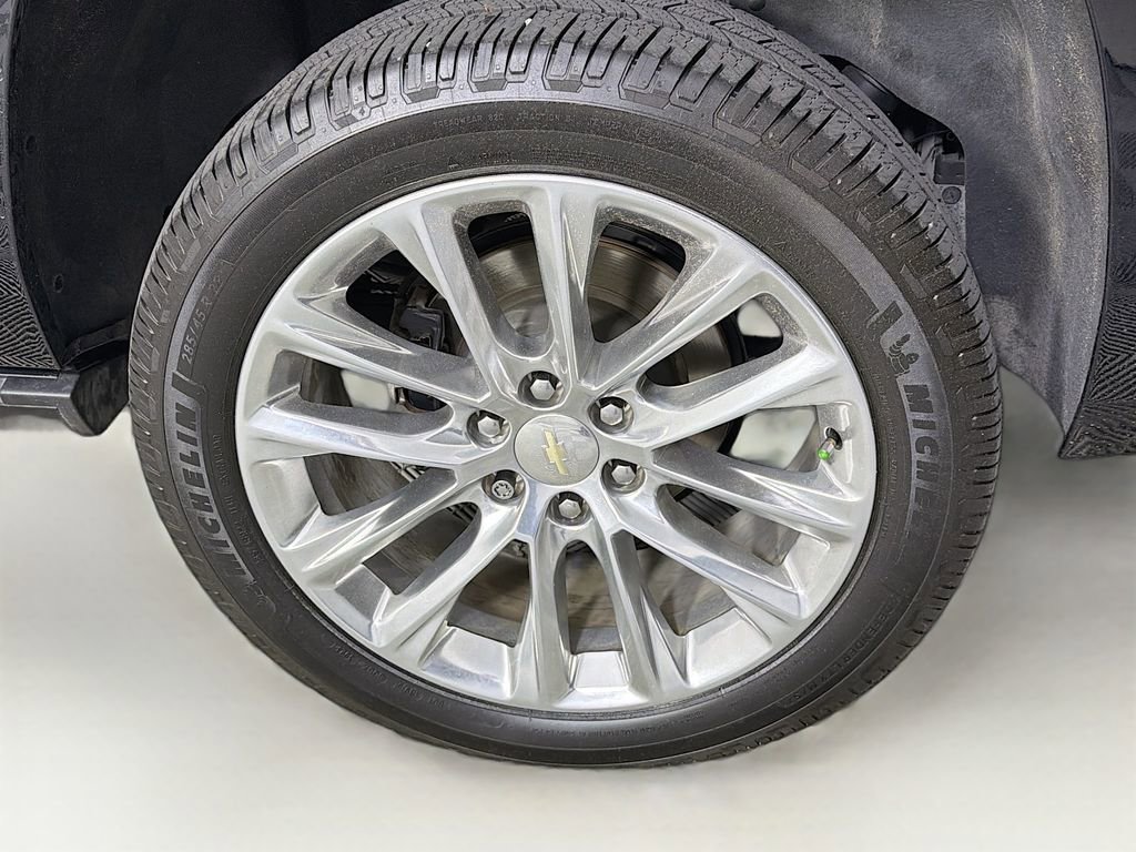 Used 2019 Chevrolet Suburban Premier w/ Premier Plus Edition AWD/4WD image 37