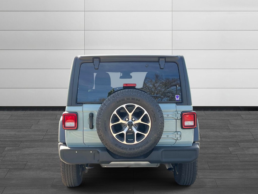 Used 2024 Jeep Wrangler Unlimited Sport AWD/4WD image 4